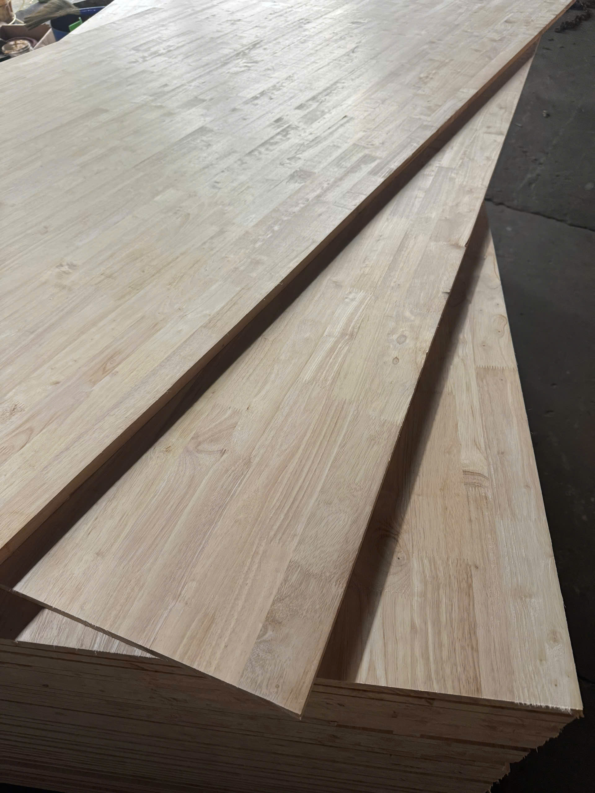 Finger Jointed Rubber Wood 4