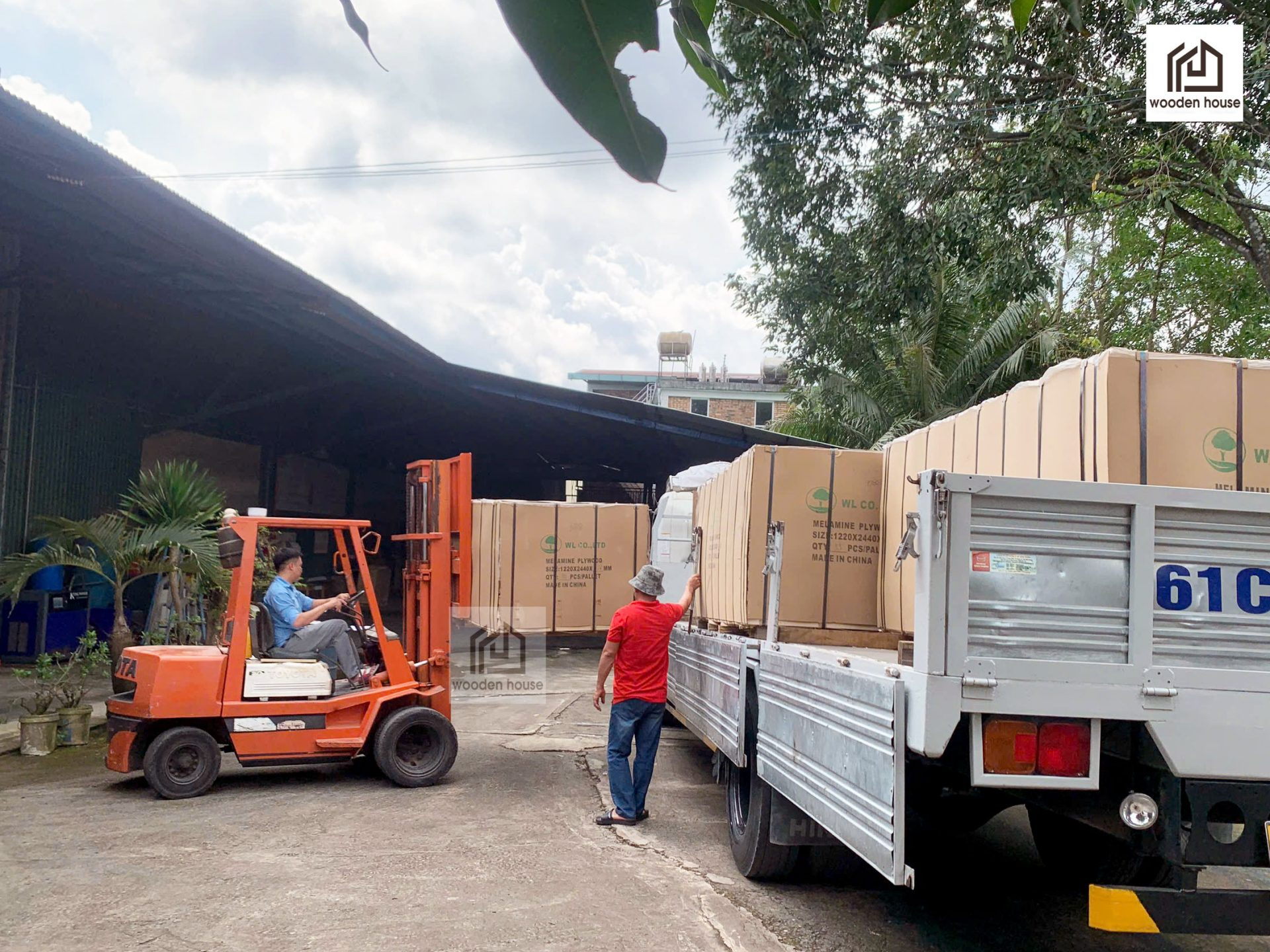Providing Melamine Coated Plywood