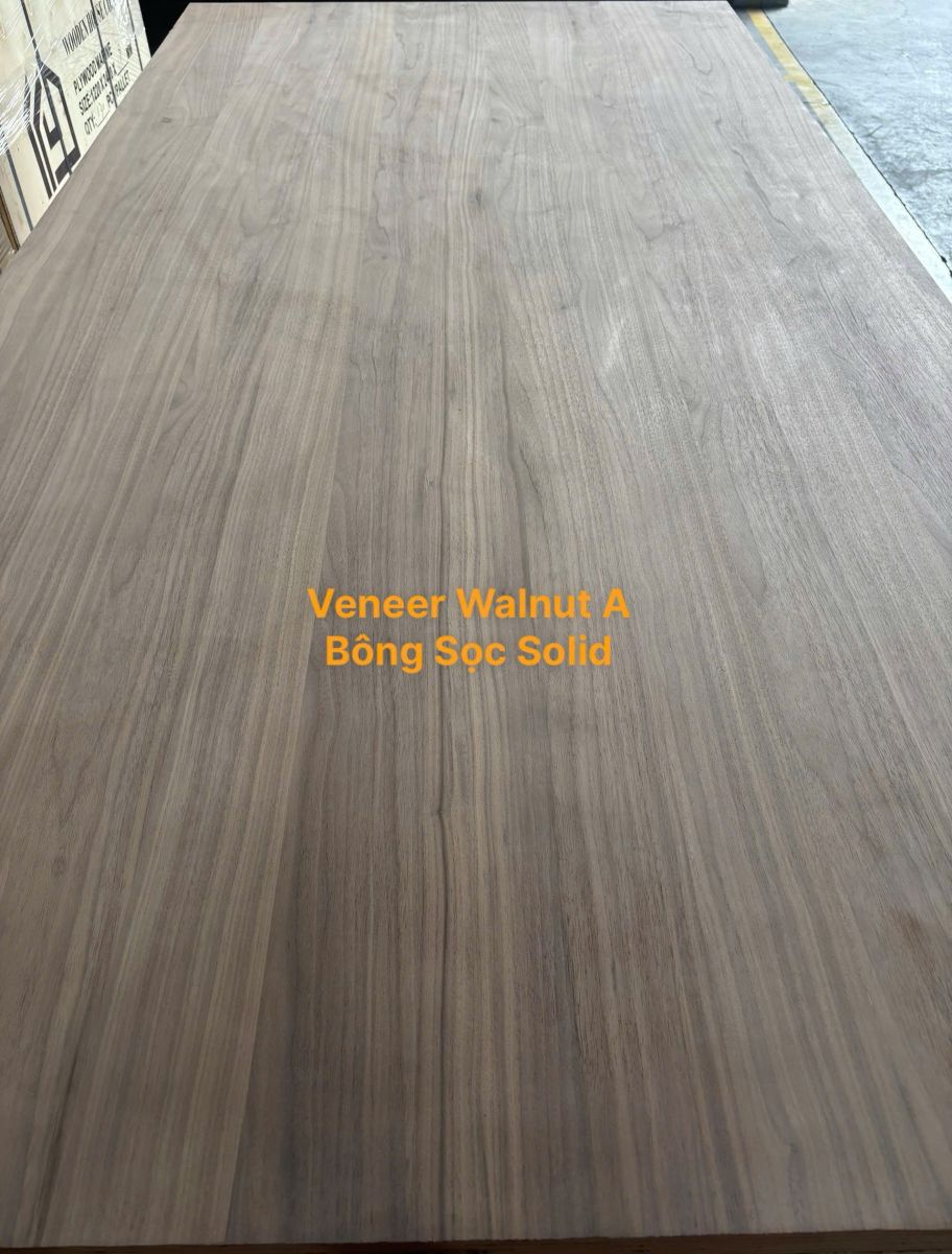 Plywood Covered with Walnut Veneer 2